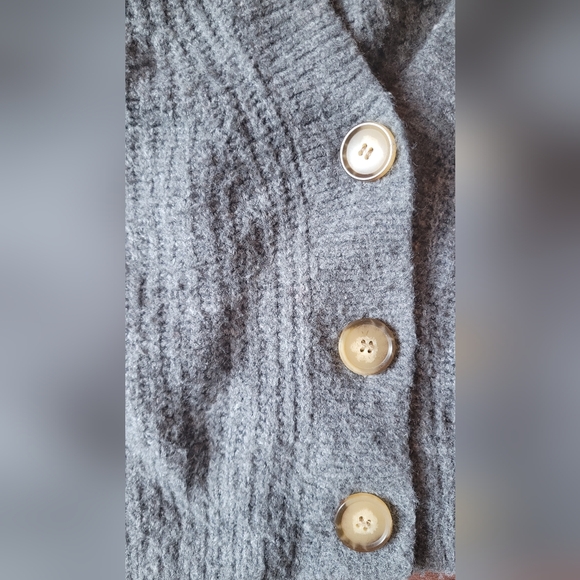 Cropped extra soft cardigan - Picture 3 of 4